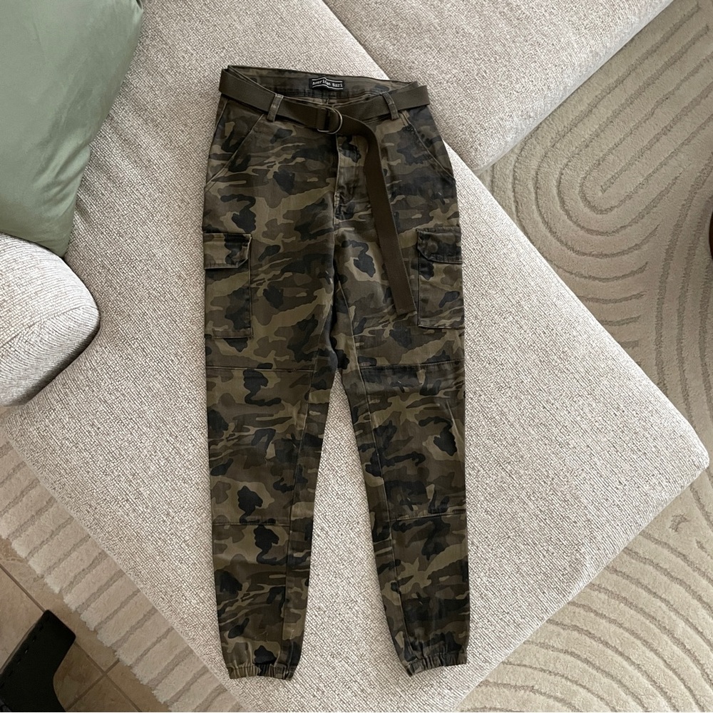 Camo high waist skinny cargo pants